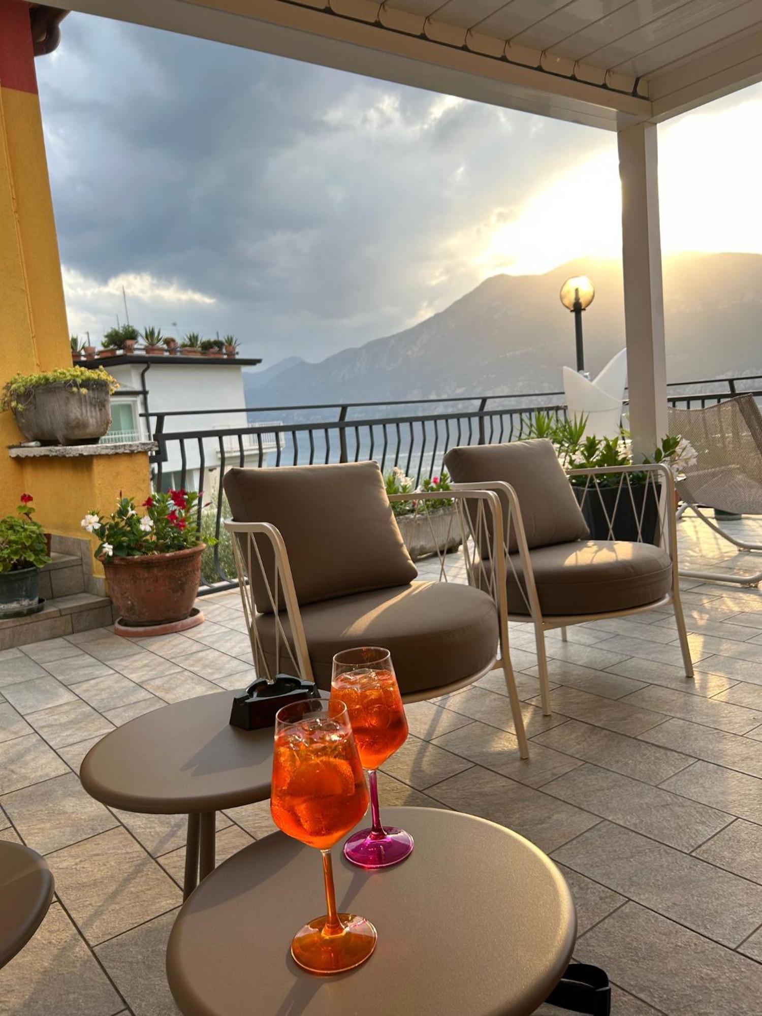Hotel Pace Brenzone sul Garda Exterior photo