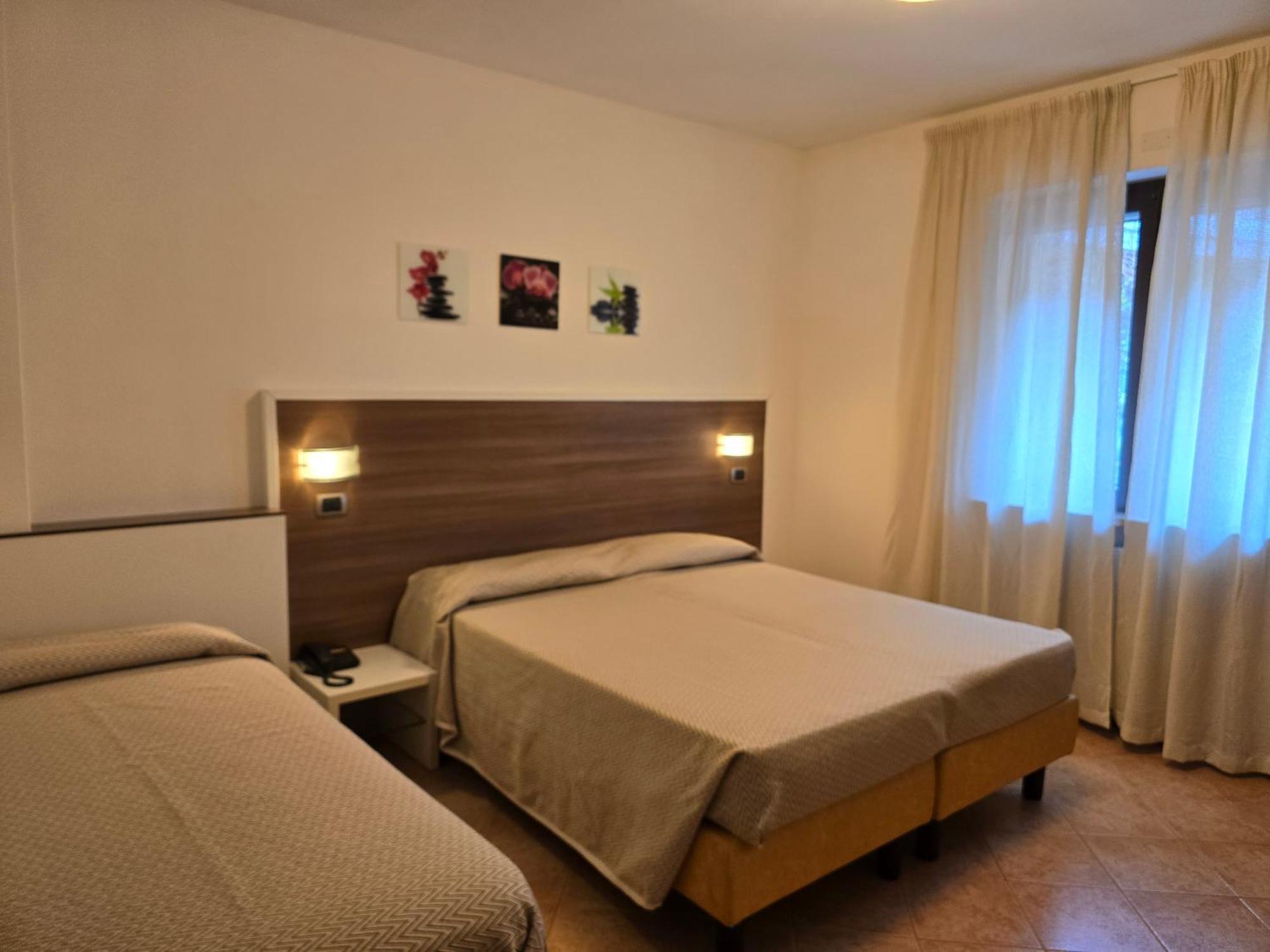 Hotel Pace Brenzone sul Garda Exterior photo