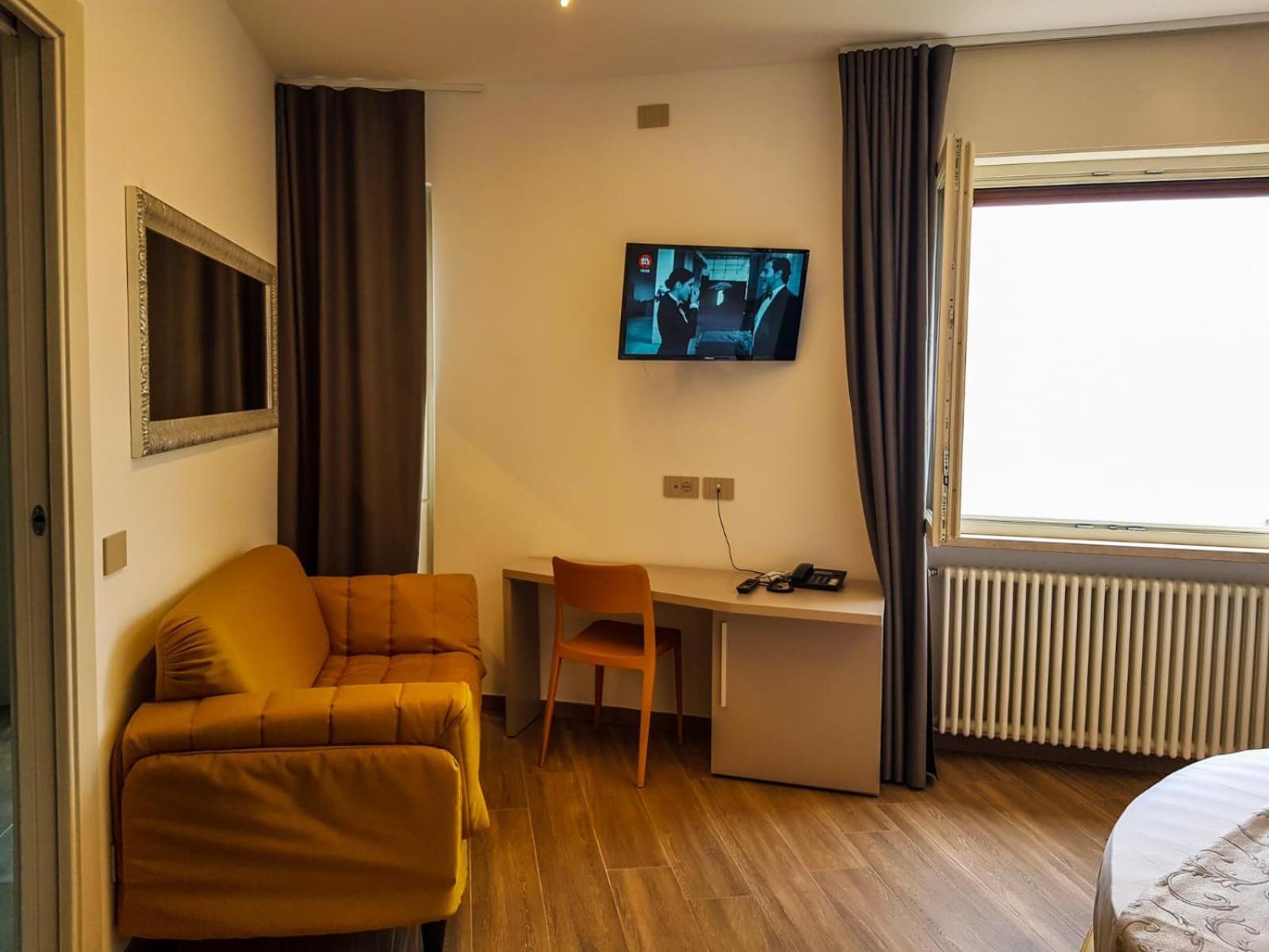 Hotel Pace Brenzone sul Garda Exterior photo