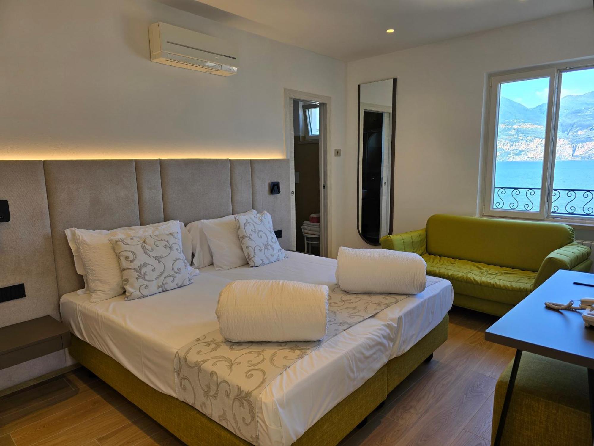 Hotel Pace Brenzone sul Garda Exterior photo