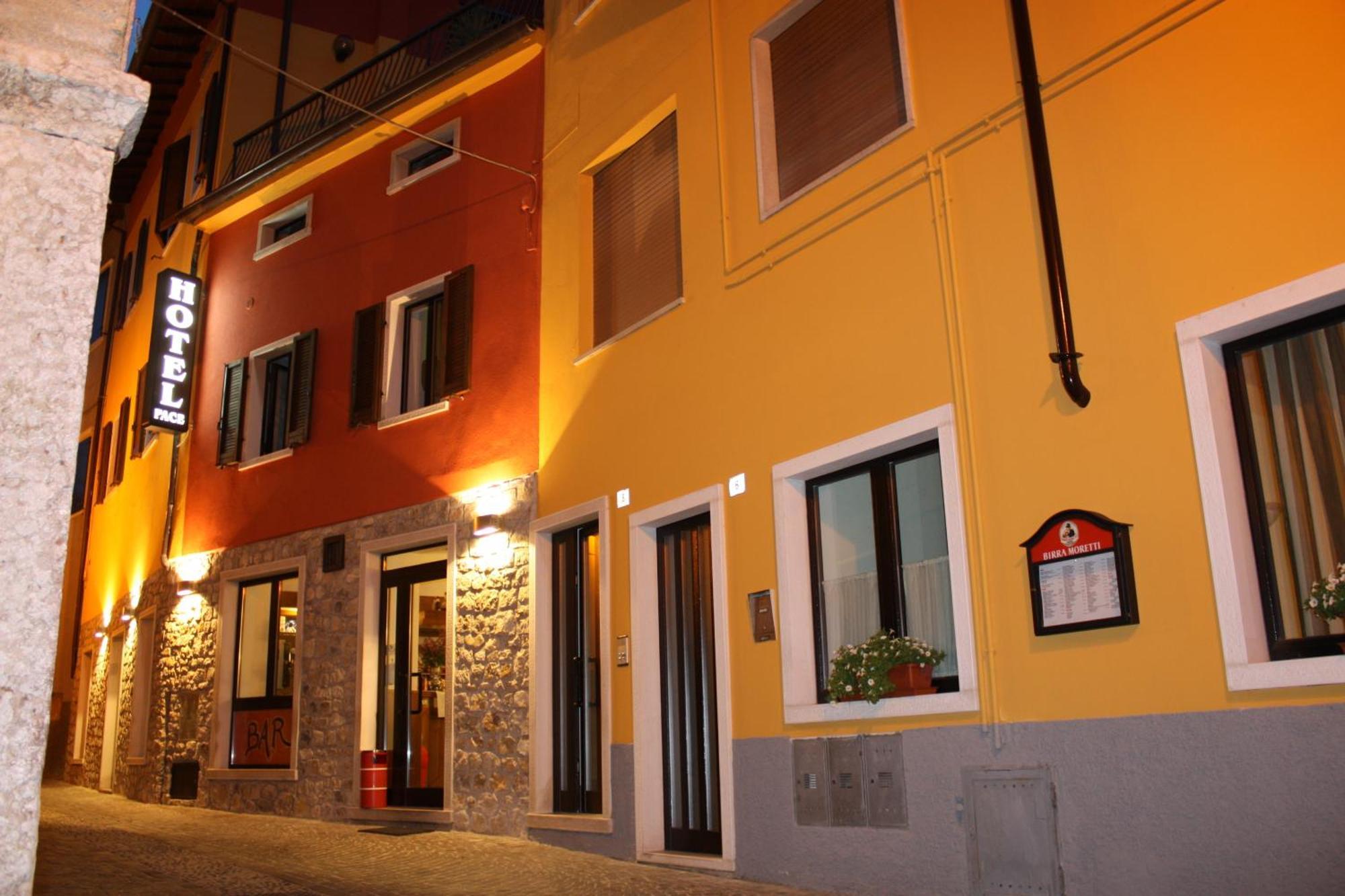 Hotel Pace Brenzone sul Garda Exterior photo