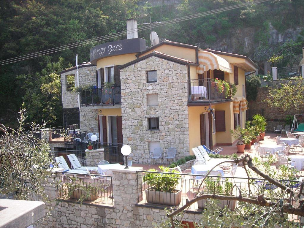 Hotel Pace Brenzone sul Garda Exterior photo